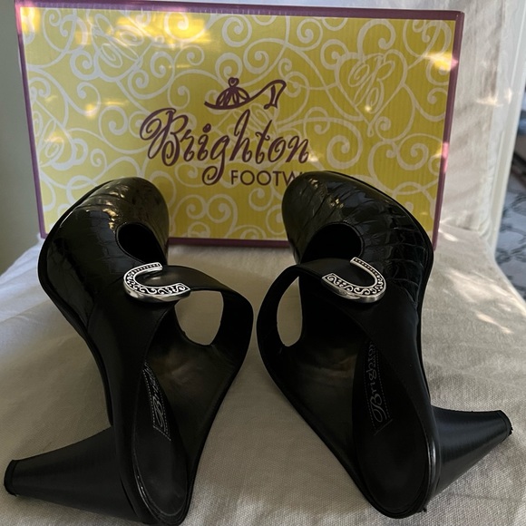 Brighton Black Heels like new condition. Size 7N - Picture 5 of 5